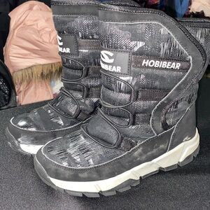 HOBIBEAR SNOW BOOTS ALL WEATHER BOOTS BIG KIDS SIZE 6.5/7(MEASURES APPROX 10”)